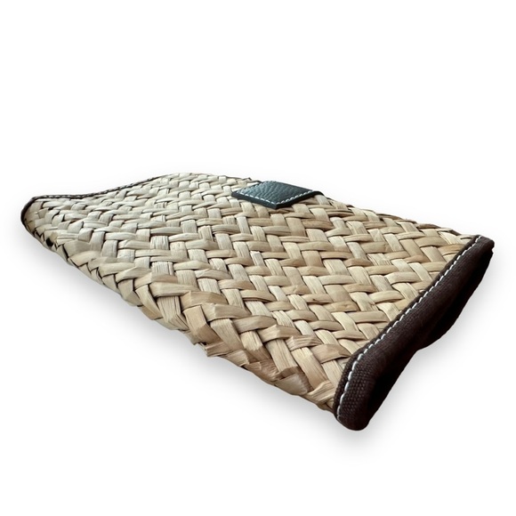 Gap Tan and Brown Wicker Weave Straw Clutch With Faux Leather Buckle - Picture 4 of 11